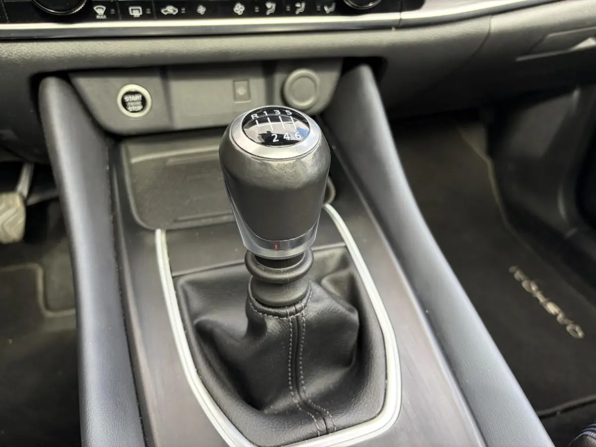 1.3 MHEV Tekna / Trekhaak / Panoramadak / HUD / Elektr Bestuurders Stoel / Elektr. Achterklep /