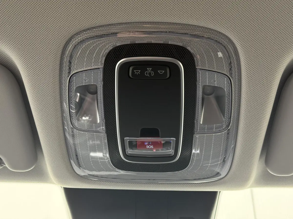 1.6 GDI HEV Premium / Direct Leverbaar / Modeljaar 2026 / Navigatie / 18" LMV / Adaptieve Cruise Control / Parkeersensoren voor en achter / Stoelverkoeling / Stuurverwarming /