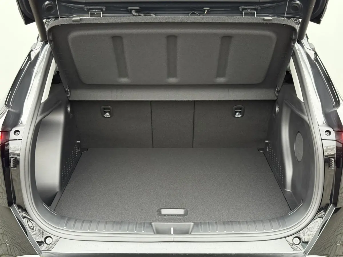 1.6 GDI HEV Premium / Direct Leverbaar / Modeljaar 2026 / Navigatie / 18" LMV / Adaptieve Cruise Control / Parkeersensoren voor en achter / Stoelverkoeling / Stuurverwarming /