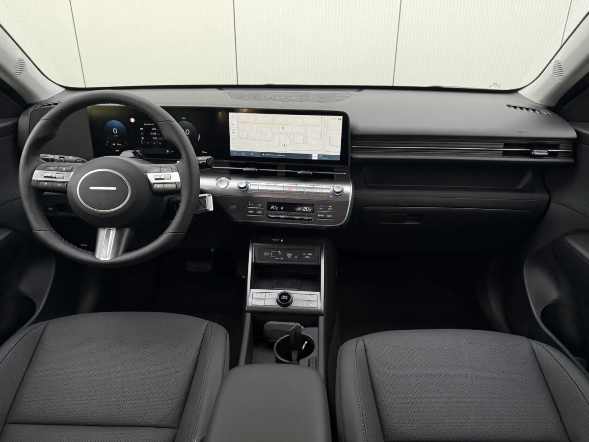 1.6 GDI HEV Premium / Direct Leverbaar / Modeljaar 2026 / Navigatie / 18" LMV / Adaptieve Cruise Control / Parkeersensoren voor en achter / Stoelverkoeling / Stuurverwarming /