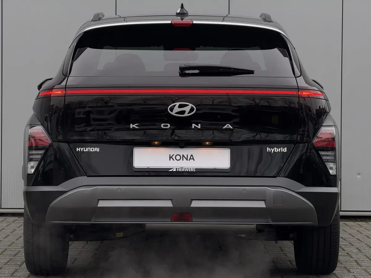 1.6 GDI HEV Premium / Direct Leverbaar / Modeljaar 2026 / Navigatie / 18" LMV / Adaptieve Cruise Control / Parkeersensoren voor en achter / Stoelverkoeling / Stuurverwarming /