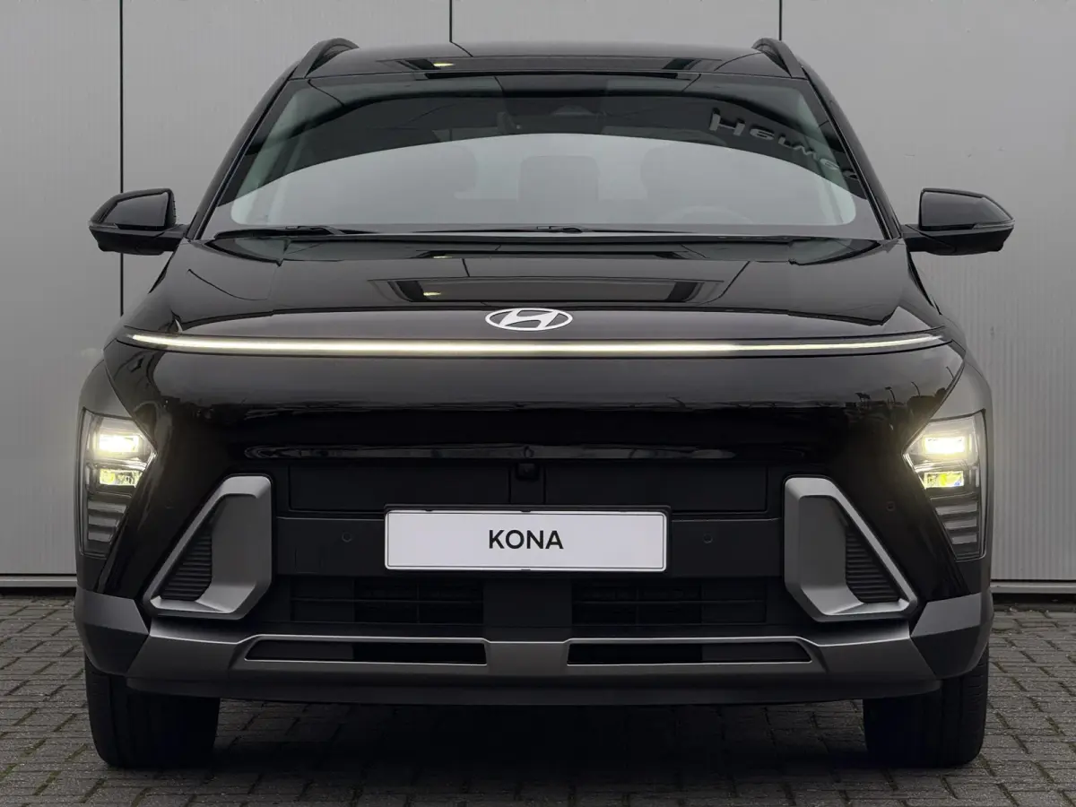 1.6 GDI HEV Premium / Direct Leverbaar / Modeljaar 2026 / Navigatie / 18" LMV / Adaptieve Cruise Control / Parkeersensoren voor en achter / Stoelverkoeling / Stuurverwarming /