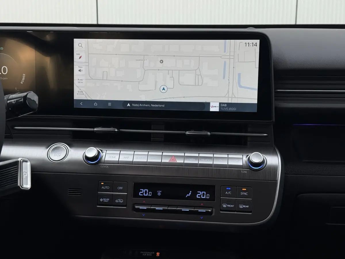 1.6 GDI HEV Premium / Direct Leverbaar / Modeljaar 2026 / Navigatie / 18" LMV / Adaptieve Cruise Control / Parkeersensoren voor en achter / Stoelverkoeling / Stuurverwarming /