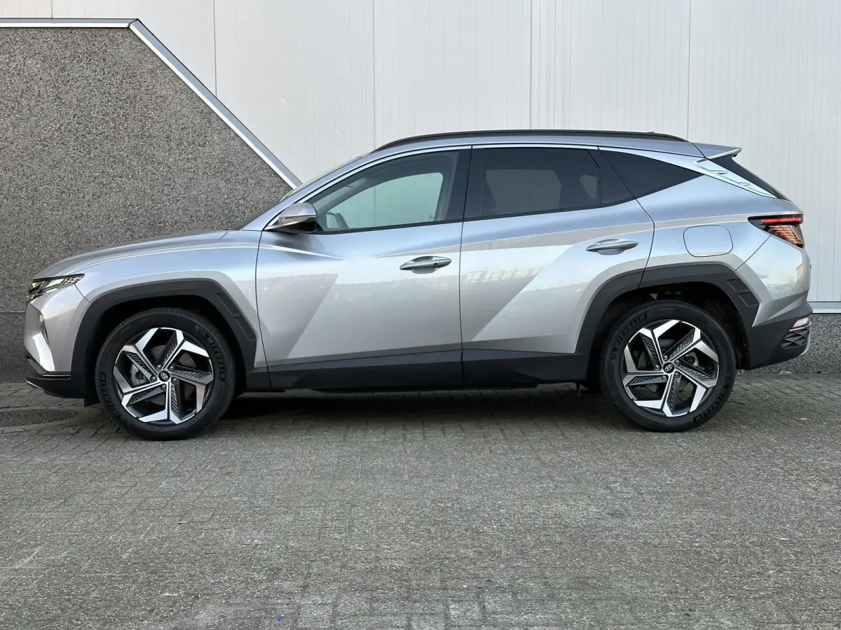 1.6 T-GDI HEV Comfort / Navigatie / Camera / Parkeersensoren v + a / Climate Control / 19 inch LMV / Telefoon / Dealer onderhouden auto.
