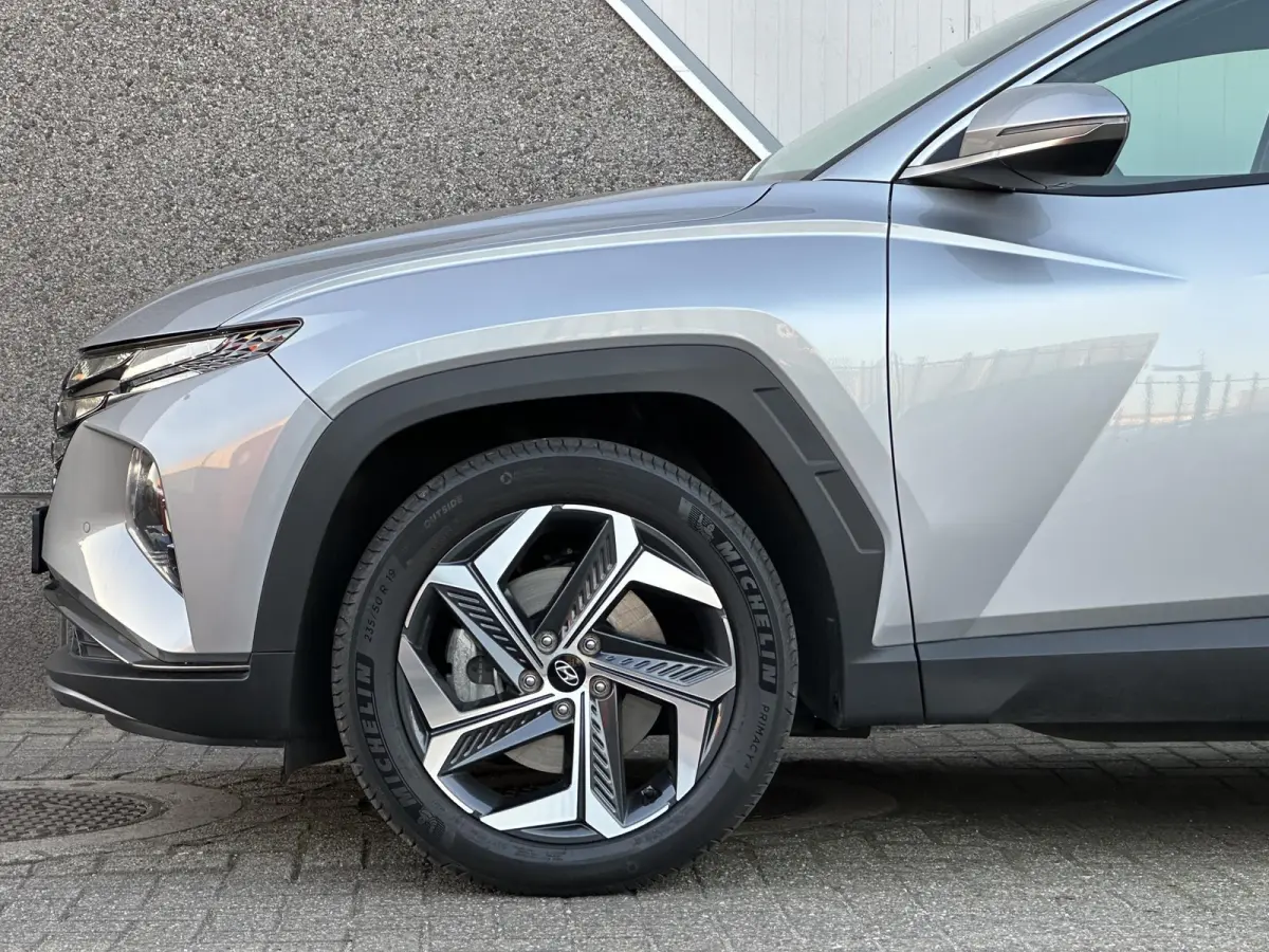 1.6 T-GDI HEV Comfort / Navigatie / Camera / Parkeersensoren v + a / Climate Control / 19 inch LMV / Telefoon / Dealer onderhouden auto.