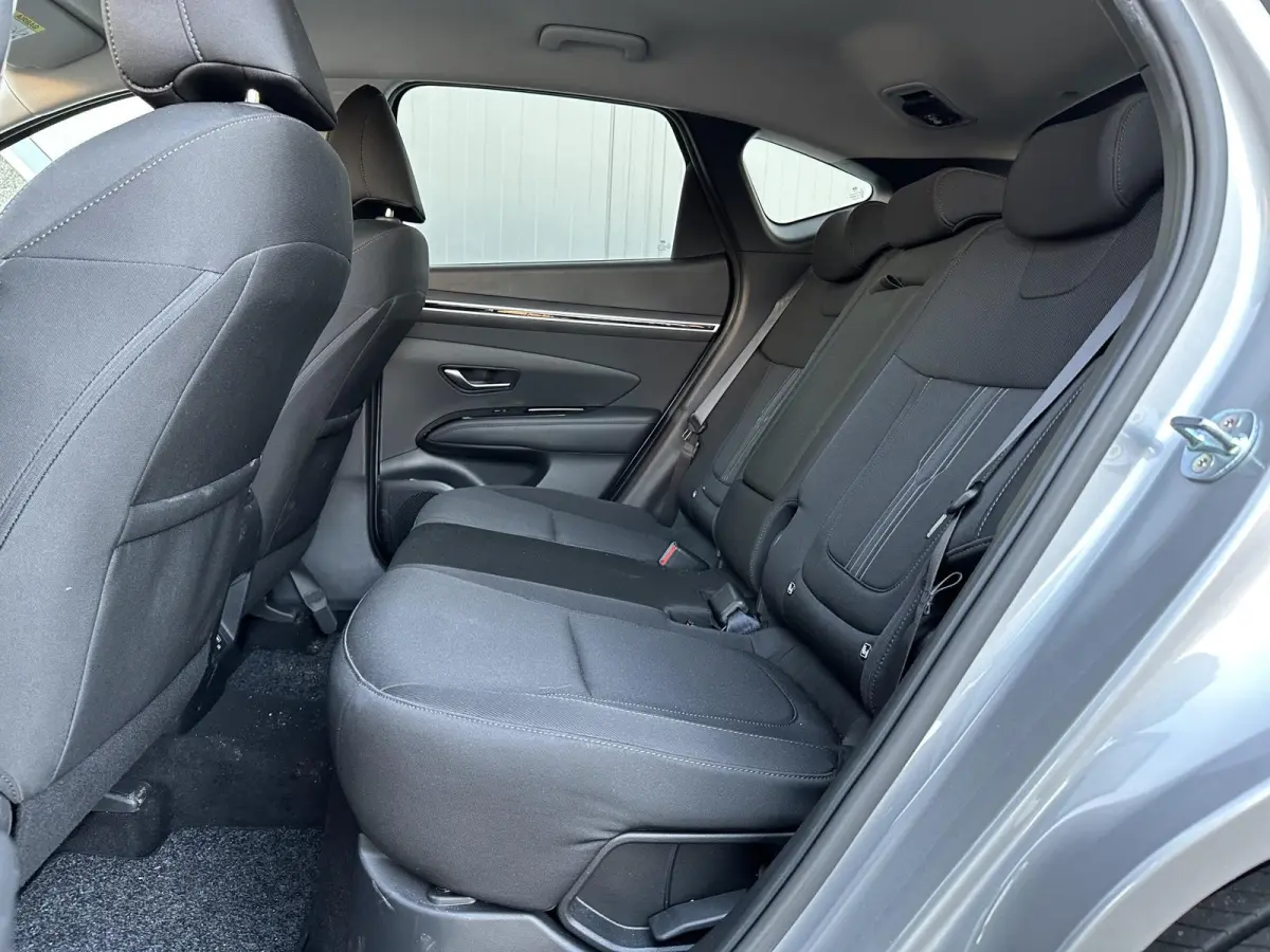 1.6 T-GDI HEV Comfort / Navigatie / Camera / Parkeersensoren v + a / Climate Control / 19 inch LMV / Telefoon / Dealer onderhouden auto.