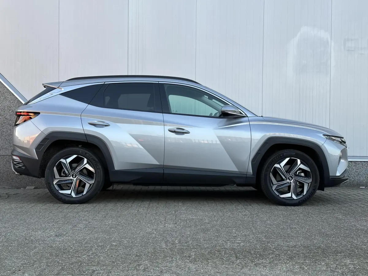 1.6 T-GDI HEV Comfort / Navigatie / Camera / Parkeersensoren v + a / Climate Control / 19 inch LMV / Telefoon / Dealer onderhouden auto.