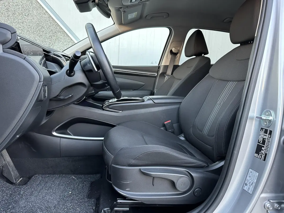 1.6 T-GDI HEV Comfort / Navigatie / Camera / Parkeersensoren v + a / Climate Control / 19 inch LMV / Telefoon / Dealer onderhouden auto.