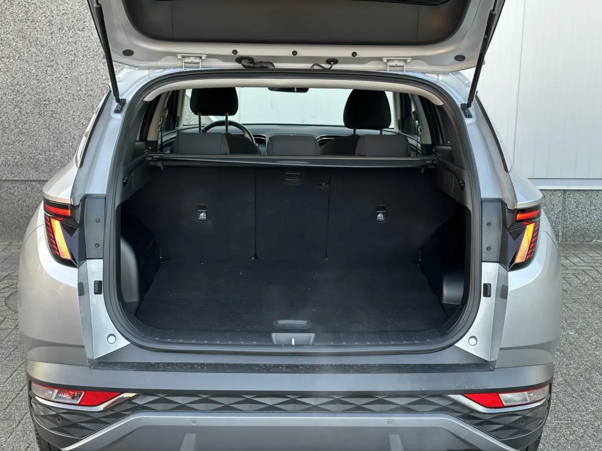 1.6 T-GDI HEV Comfort / Navigatie / Camera / Parkeersensoren v + a / Climate Control / 19 inch LMV / Telefoon / Dealer onderhouden auto.