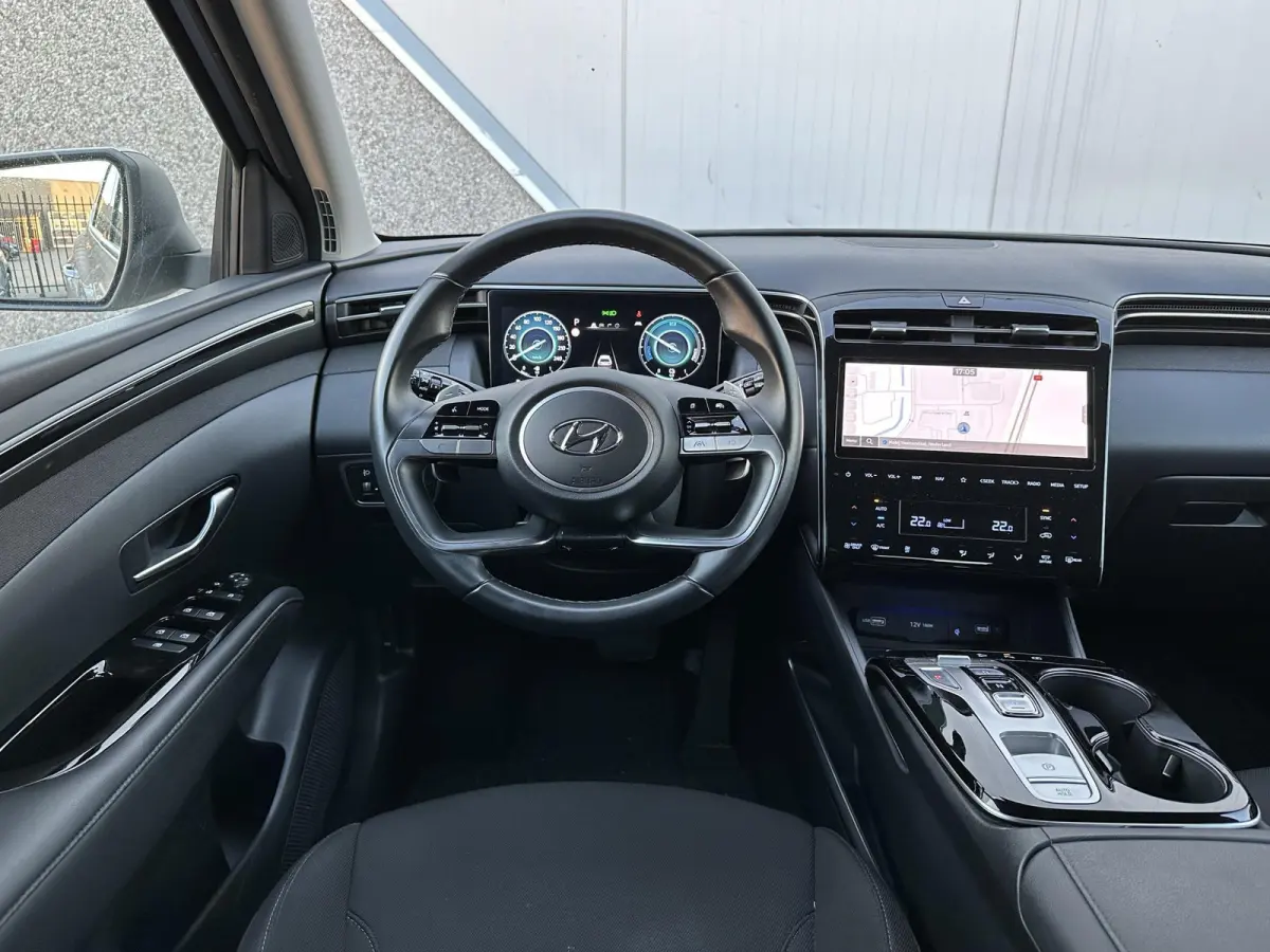 1.6 T-GDI HEV Comfort / Navigatie / Camera / Parkeersensoren v + a / Climate Control / 19 inch LMV / Telefoon / Dealer onderhouden auto.