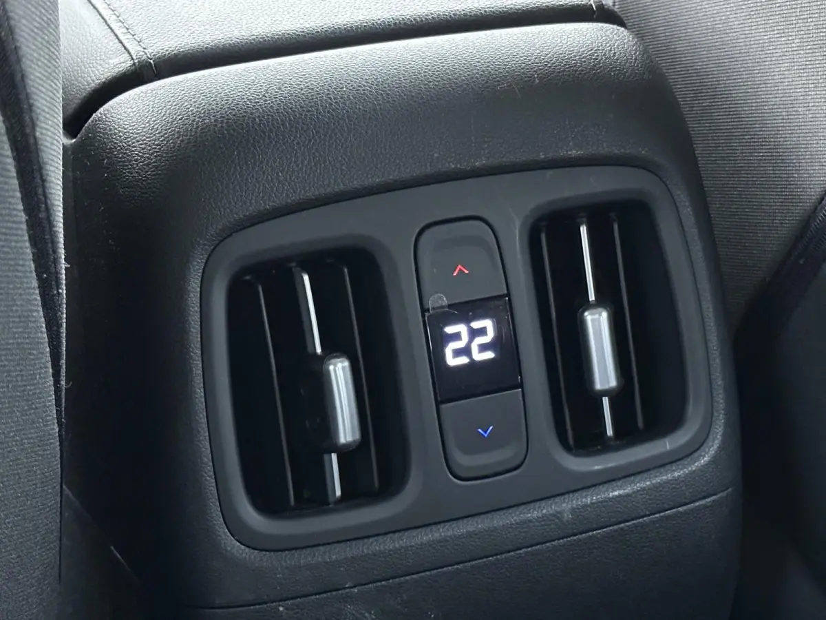 1.6 T-GDI HEV Comfort / Navigatie / Camera / Parkeersensoren v + a / Climate Control / 19 inch LMV / Telefoon / Dealer onderhouden auto.