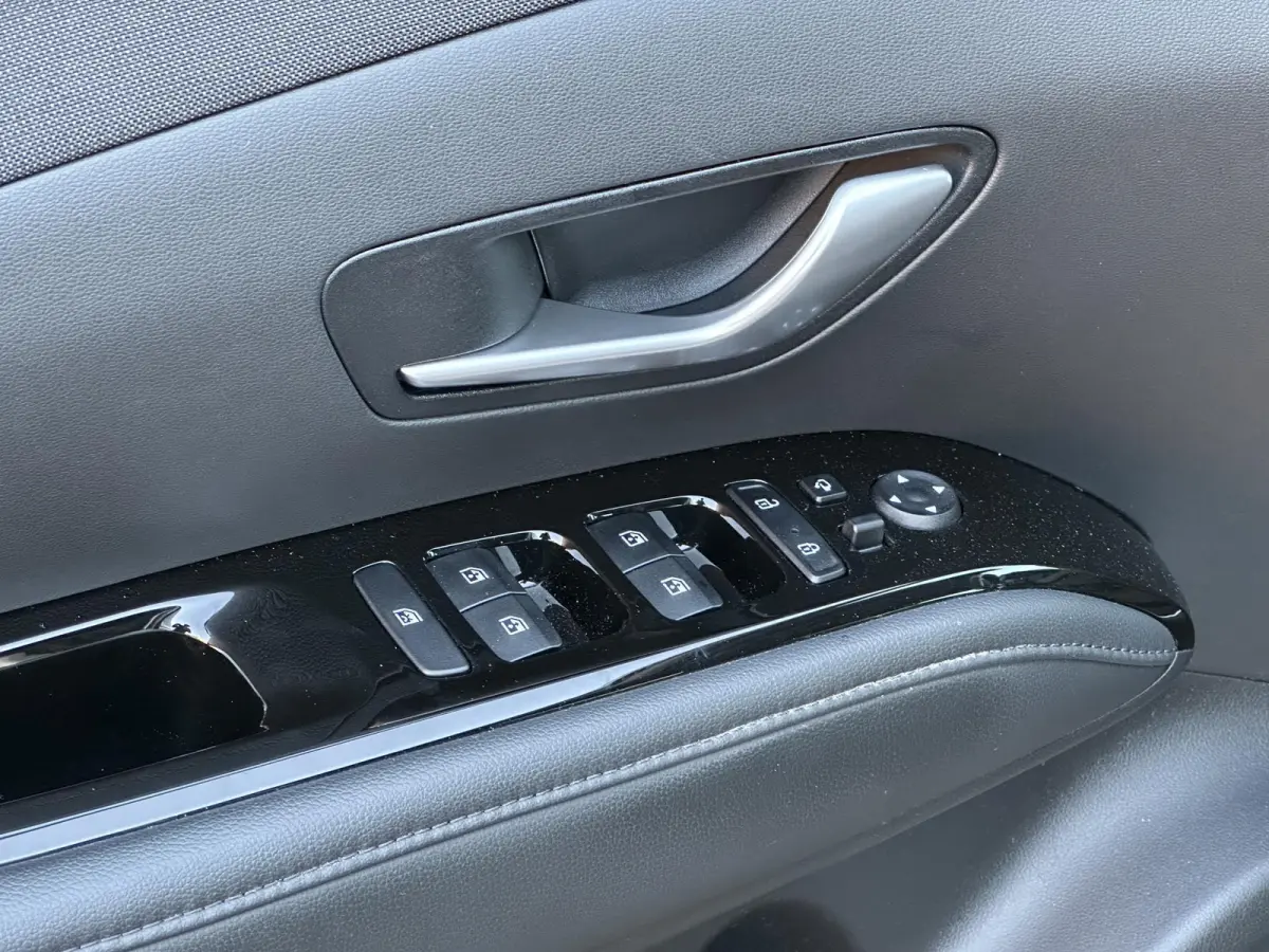 1.6 T-GDI HEV Comfort / Navigatie / Camera / Parkeersensoren v + a / Climate Control / 19 inch LMV / Telefoon / Dealer onderhouden auto.
