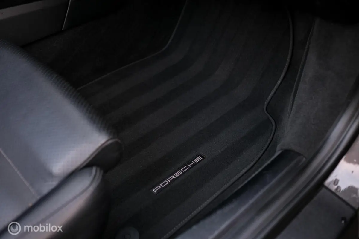 3.8 Carrera 4S