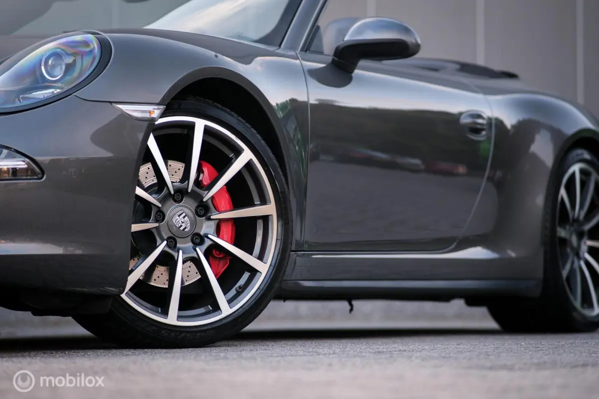 3.8 Carrera 4S