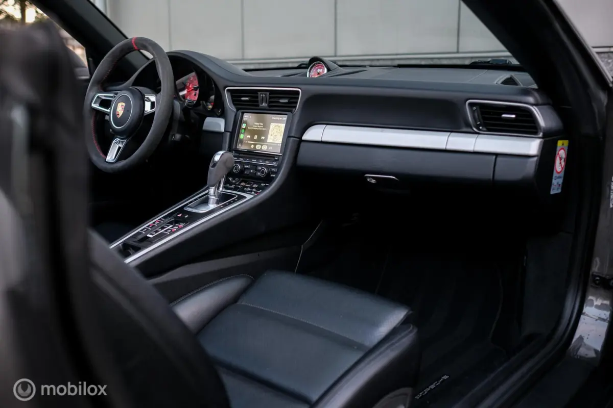 3.8 Carrera 4S
