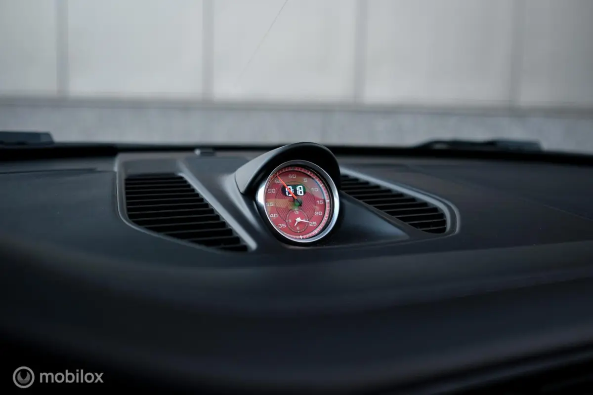 3.8 Carrera 4S