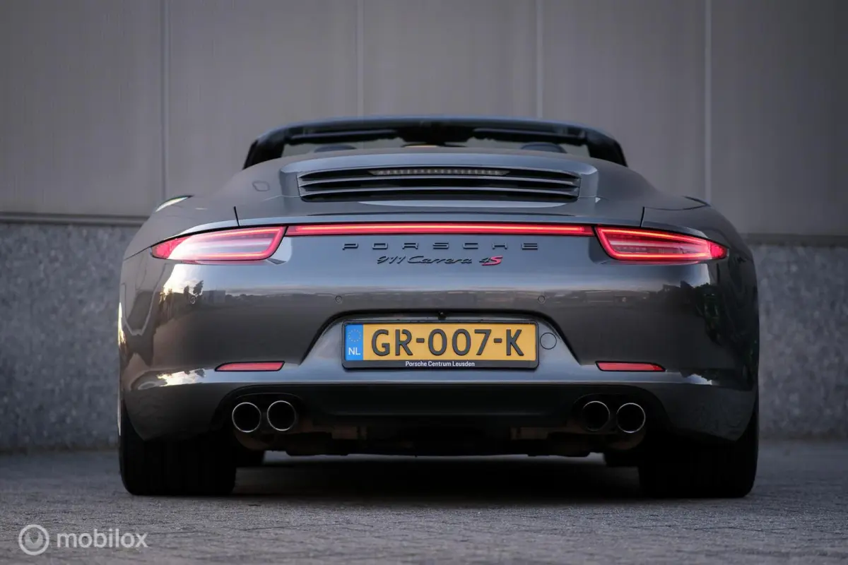 3.8 Carrera 4S