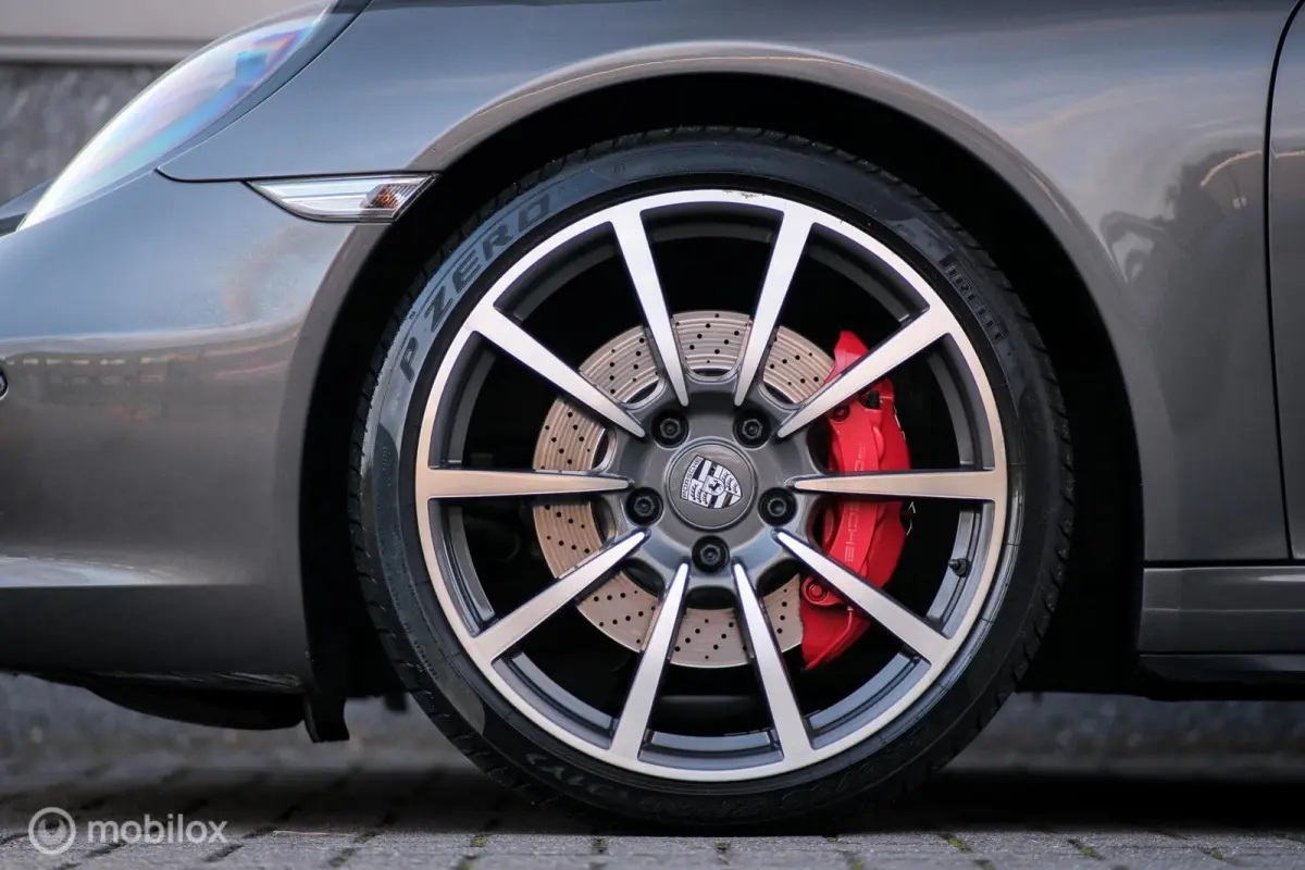 3.8 Carrera 4S