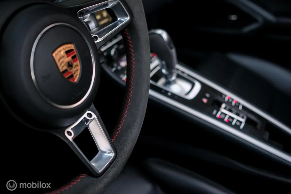 3.8 Carrera 4S