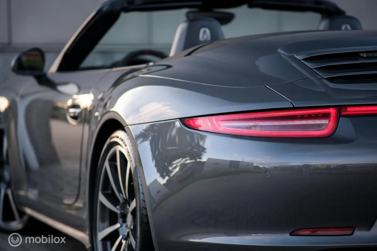 3.8 Carrera 4S