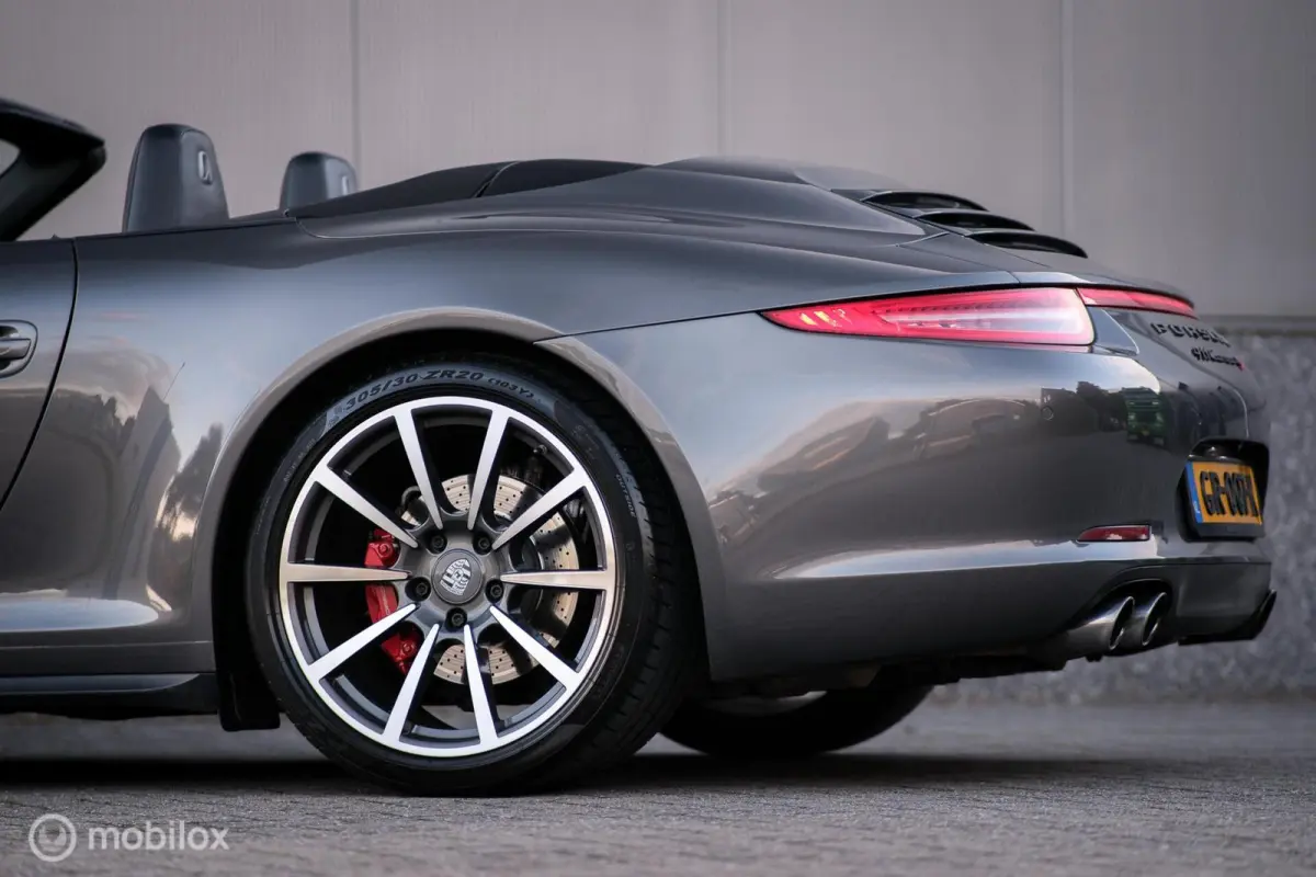 3.8 Carrera 4S