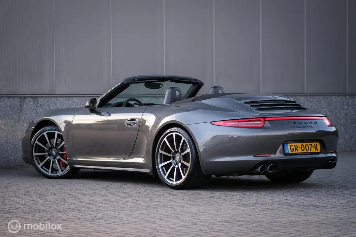 3.8 Carrera 4S