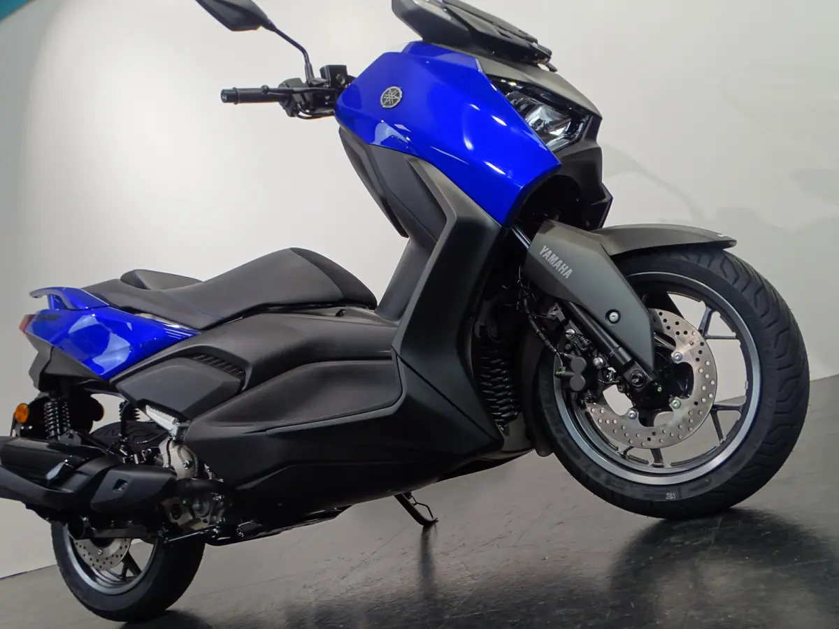 X-MAX
