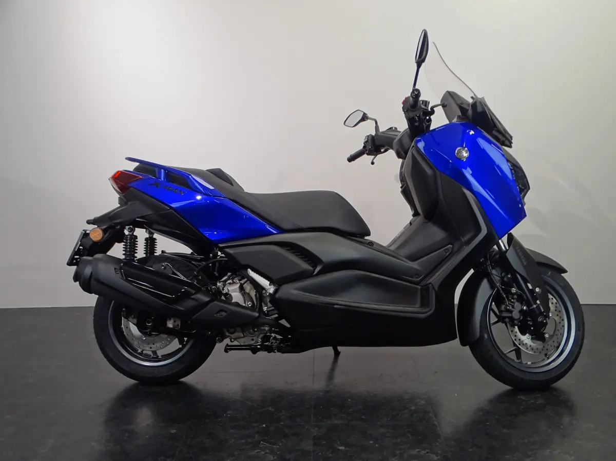 X-MAX