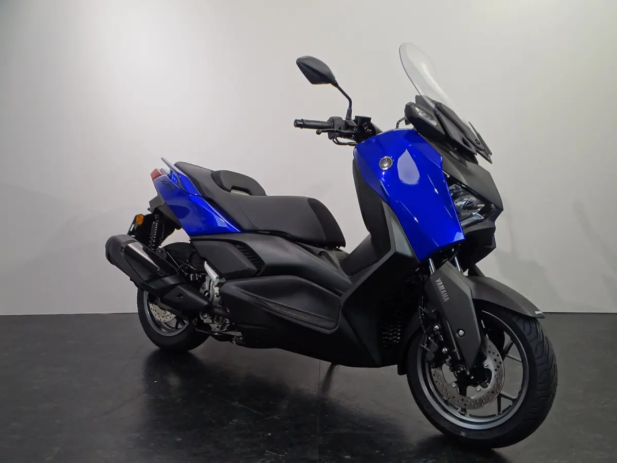 X-MAX