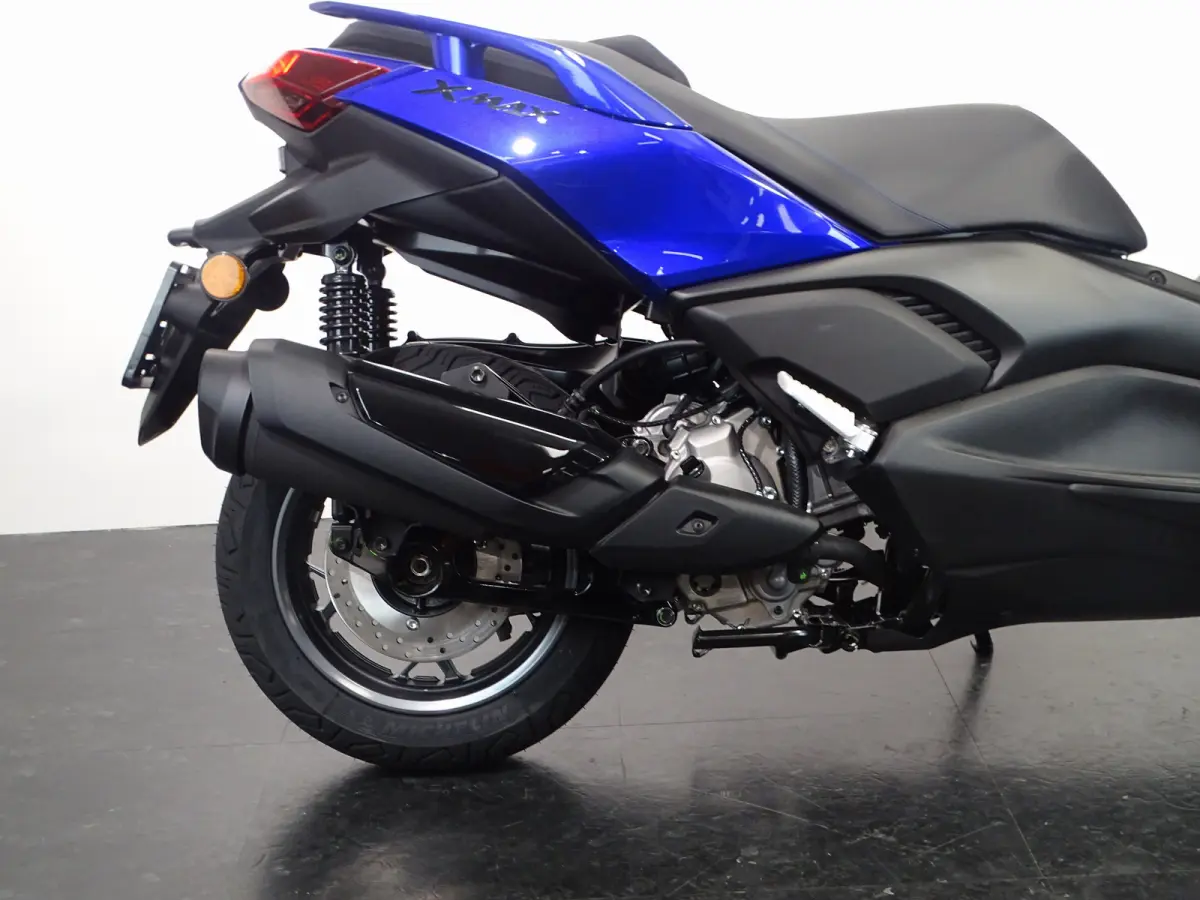 X-MAX