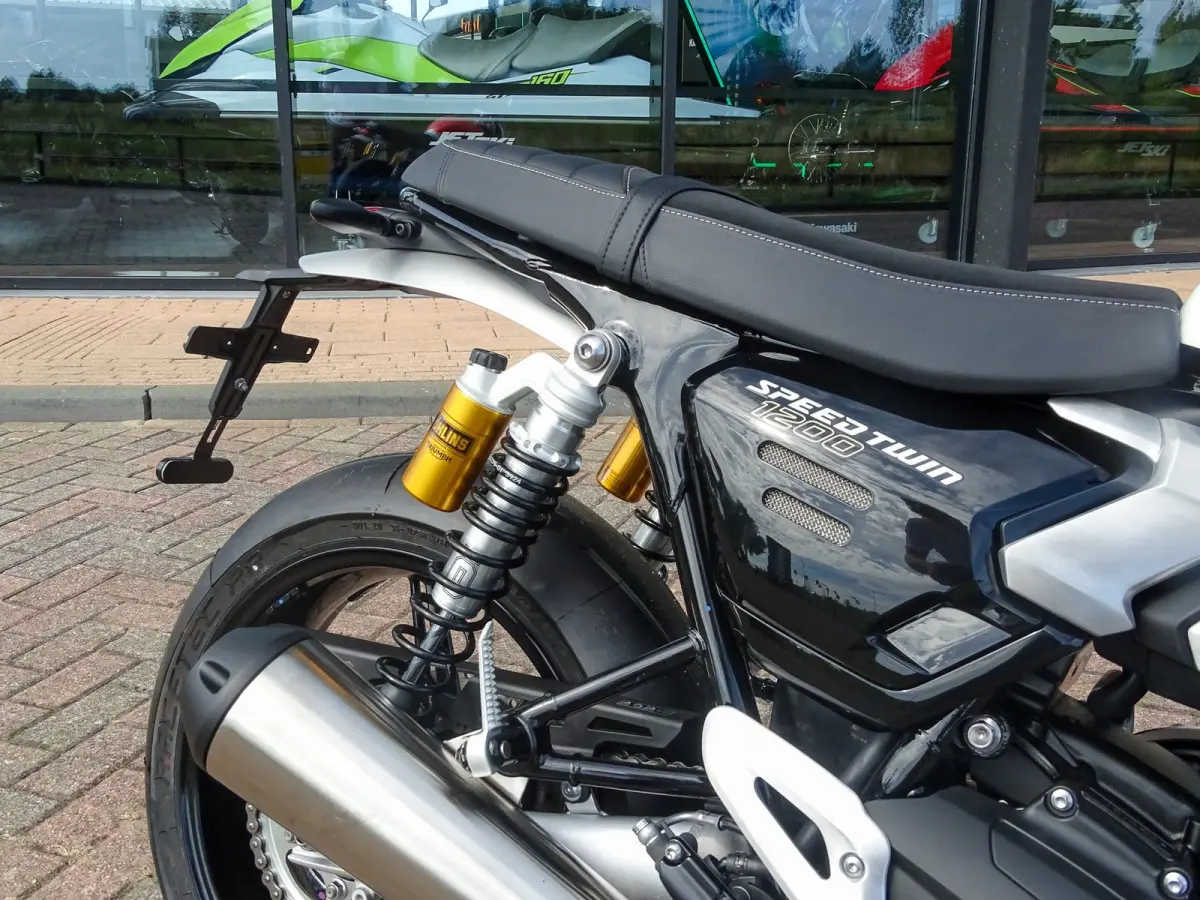 SPEED TWIN RS