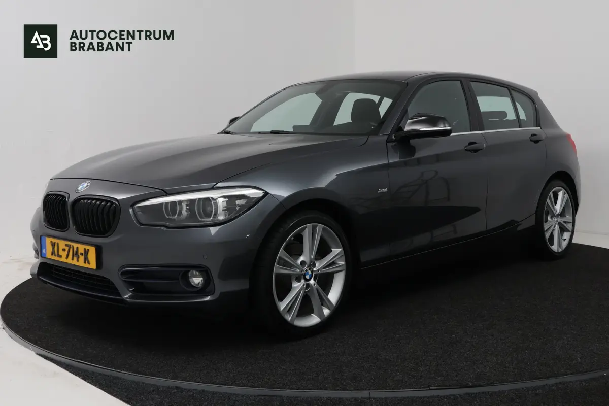 118i Executive (NAVIGATIE, CAMERE, SPORTSTOELEN, PARKEERSENSOREN)