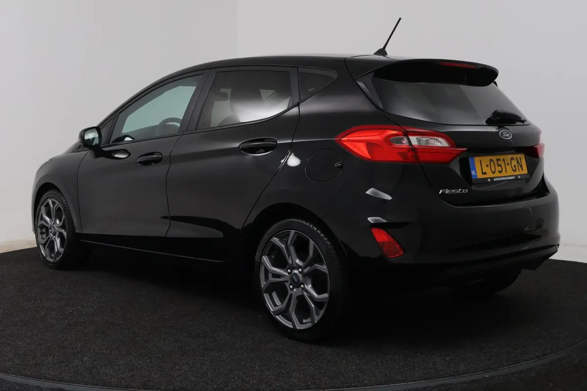 1.0 EcoBoost Titanium (NAVIGATIE, CRUISE CONTROL, PARKEERSENSOREN)