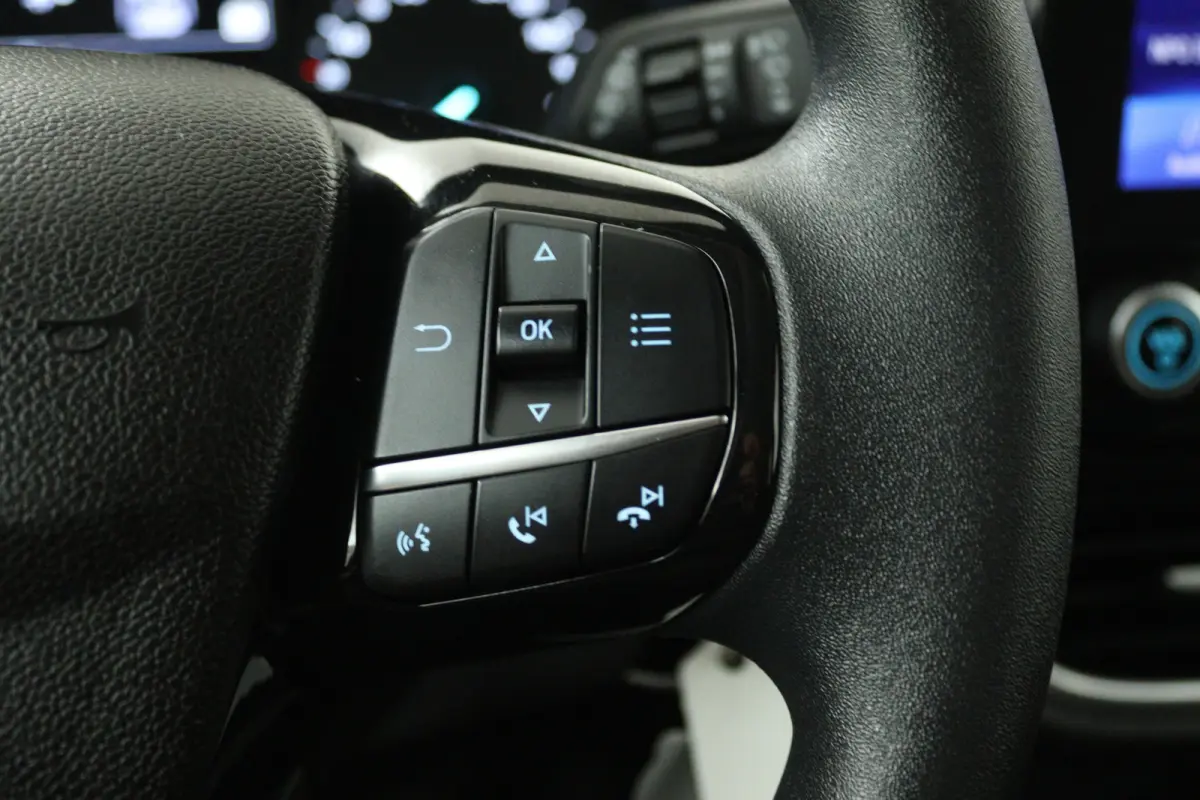 1.0 EcoBoost Titanium (NAVIGATIE, CRUISE CONTROL, PARKEERSENSOREN)