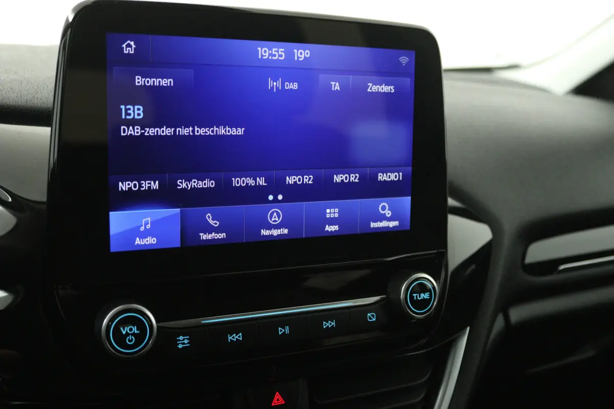 1.0 EcoBoost Titanium (NAVIGATIE, CRUISE CONTROL, PARKEERSENSOREN)