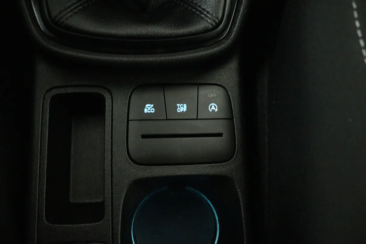 1.0 EcoBoost Titanium (NAVIGATIE, CRUISE CONTROL, PARKEERSENSOREN)