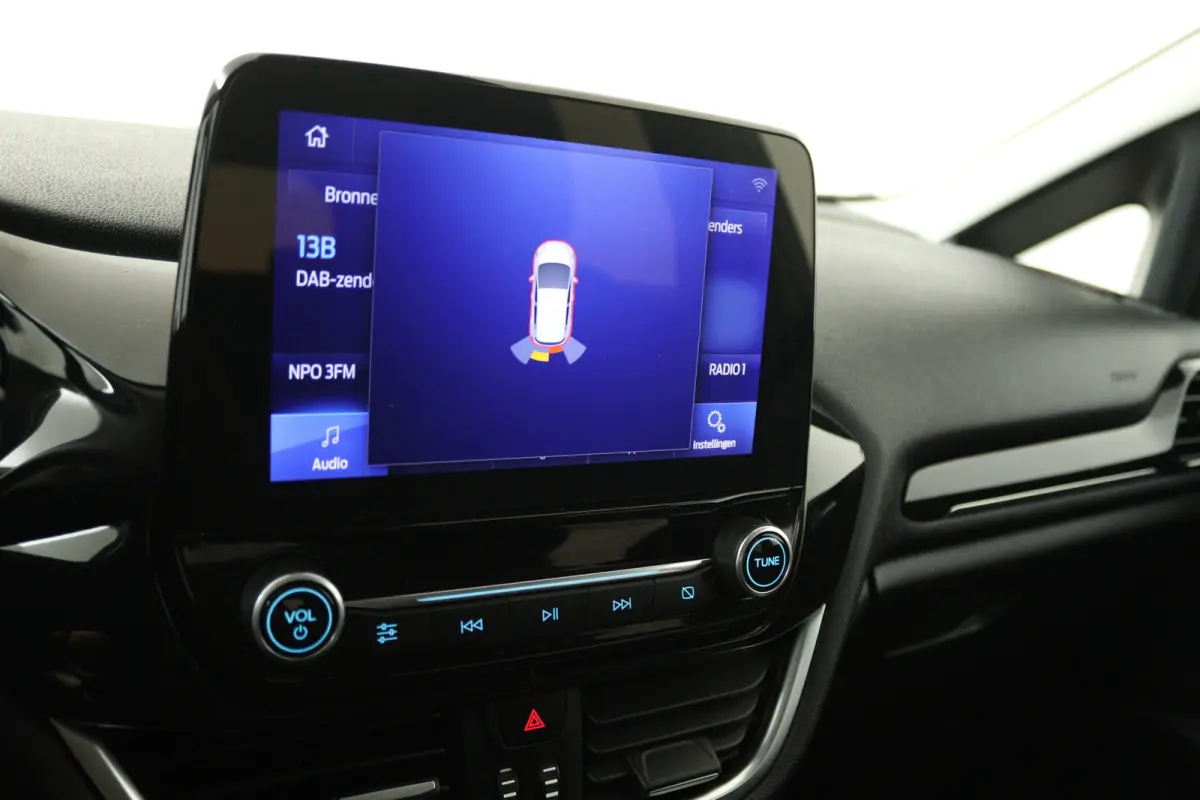 1.0 EcoBoost Titanium (NAVIGATIE, CRUISE CONTROL, PARKEERSENSOREN)