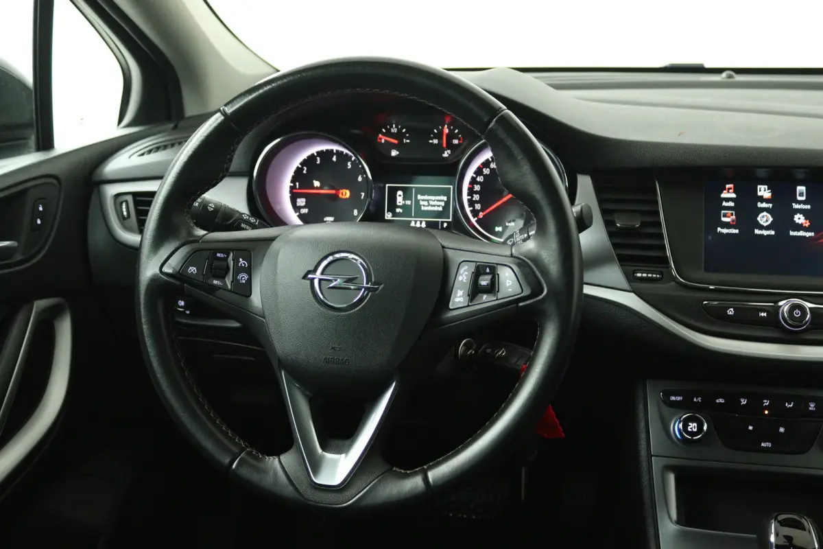 1.4 Turbo 120 Jaar Edition (NAVIGATIE, CRUISE CONTROL, PARKEERSENSOREN)