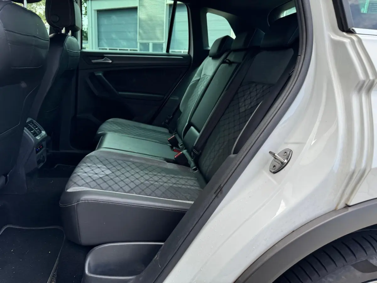 1.5 TSI R-Line | Digital Cockpit | Full LED | IQ Drive | CarPlay | Adaptive Cruise | Navigatie | DAB