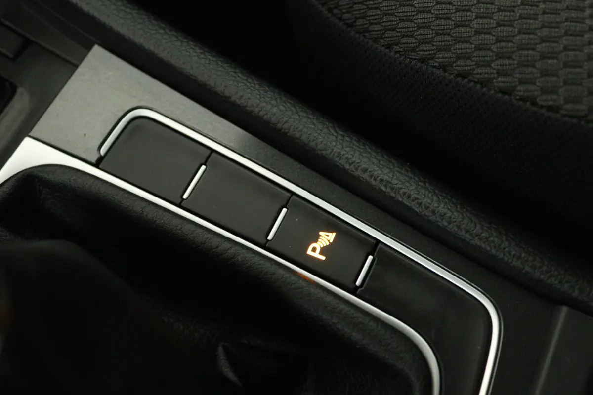1.0 TSI Comfortline (STOELVERWARMING, CAMERA, CRUISE ADAPTIEF, PARKEERSENSOREN)