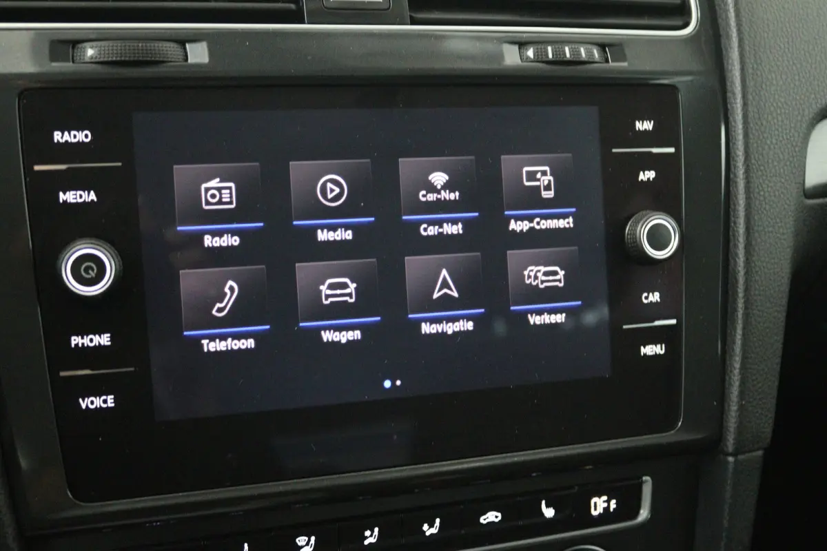 1.0 TSI Comfortline (STOELVERWARMING, CAMERA, CRUISE ADAPTIEF, PARKEERSENSOREN)
