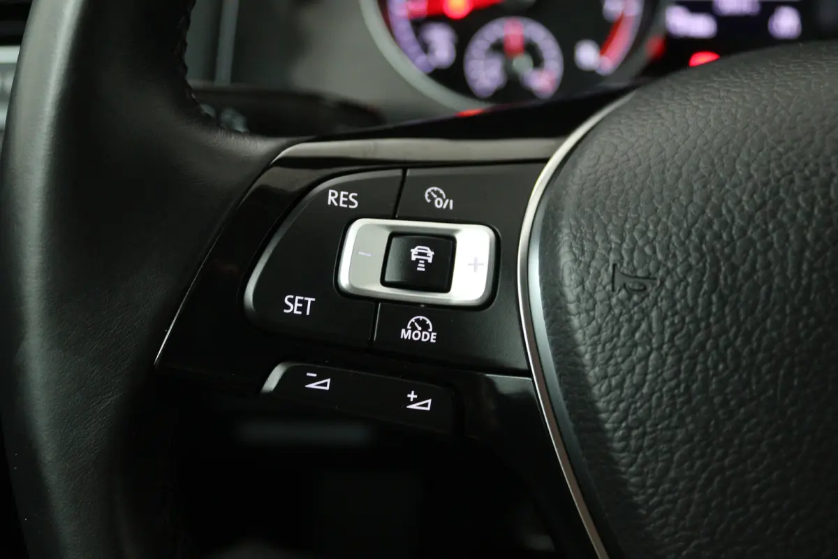 1.0 TSI Comfortline (STOELVERWARMING, CAMERA, CRUISE ADAPTIEF, PARKEERSENSOREN)