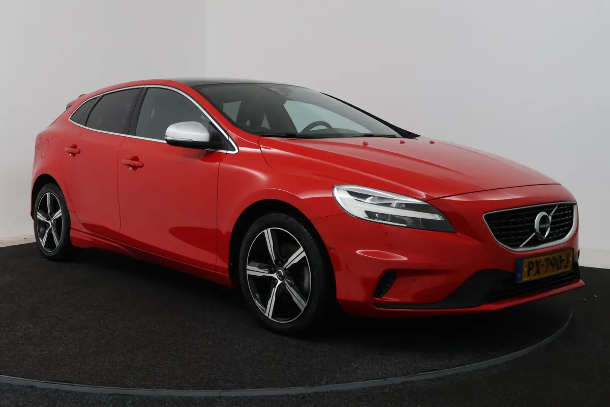 2.0 T4 Business Sport (STOELVERWARMING, CRUISE CONTROL, NAVIGATIE, PARKEERSENSOREN)