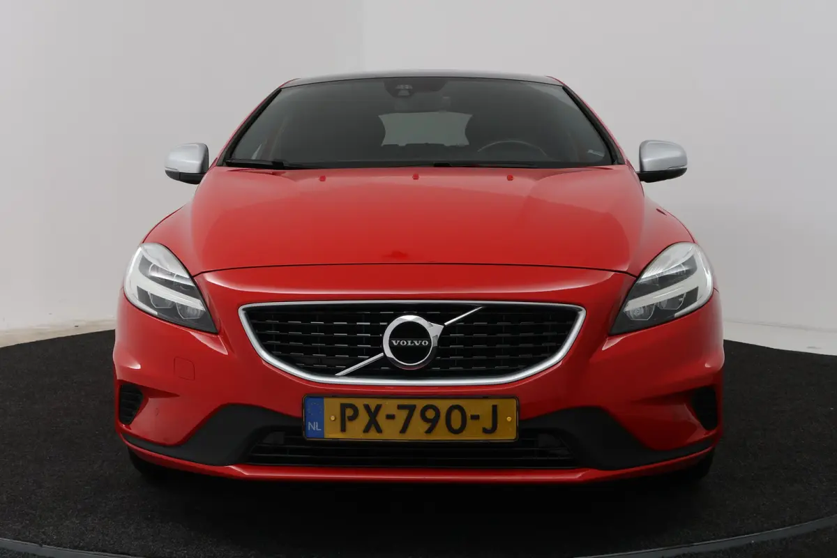 2.0 T4 Business Sport (STOELVERWARMING, CRUISE CONTROL, NAVIGATIE, PARKEERSENSOREN)