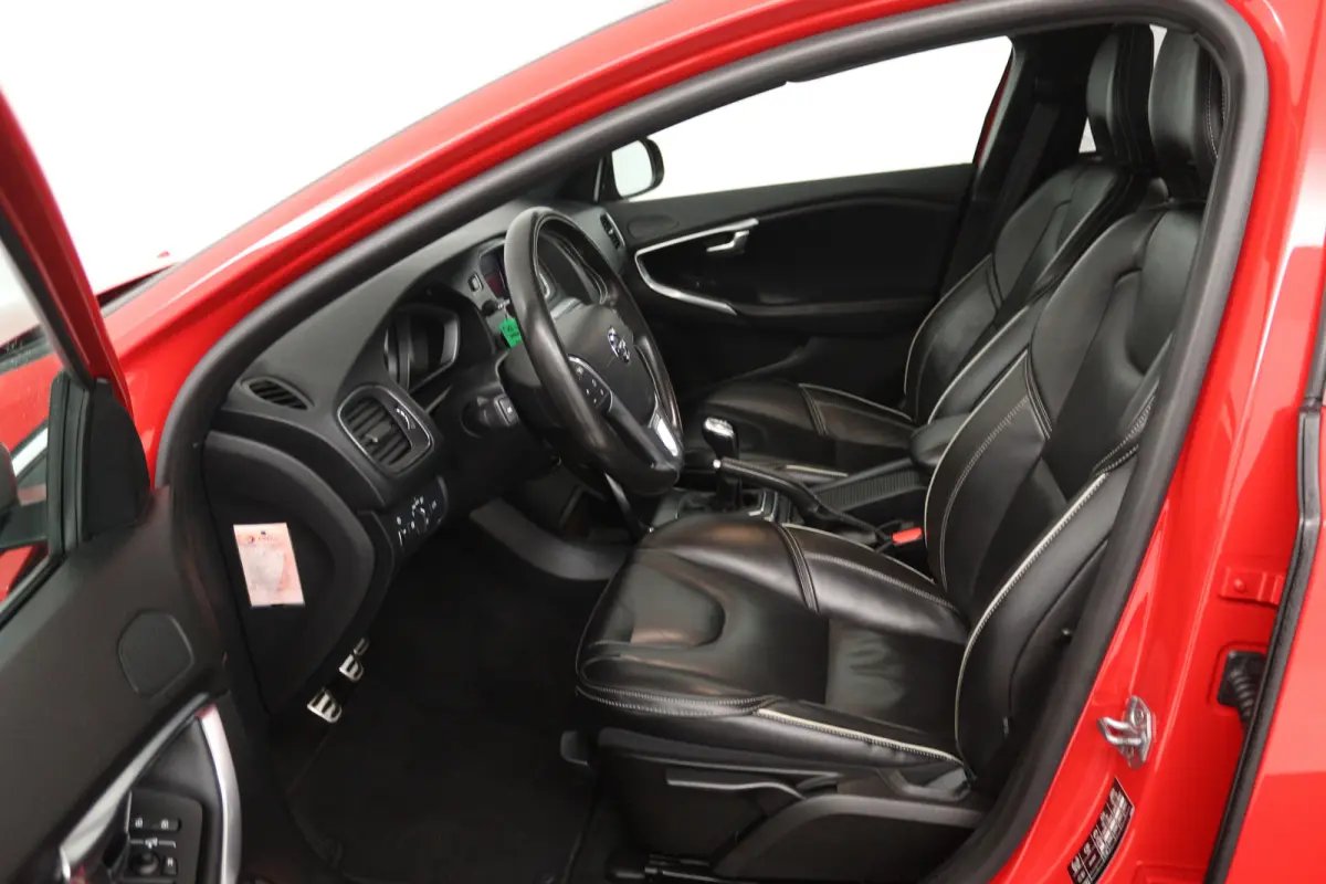 2.0 T4 Business Sport (STOELVERWARMING, CRUISE CONTROL, NAVIGATIE, PARKEERSENSOREN)