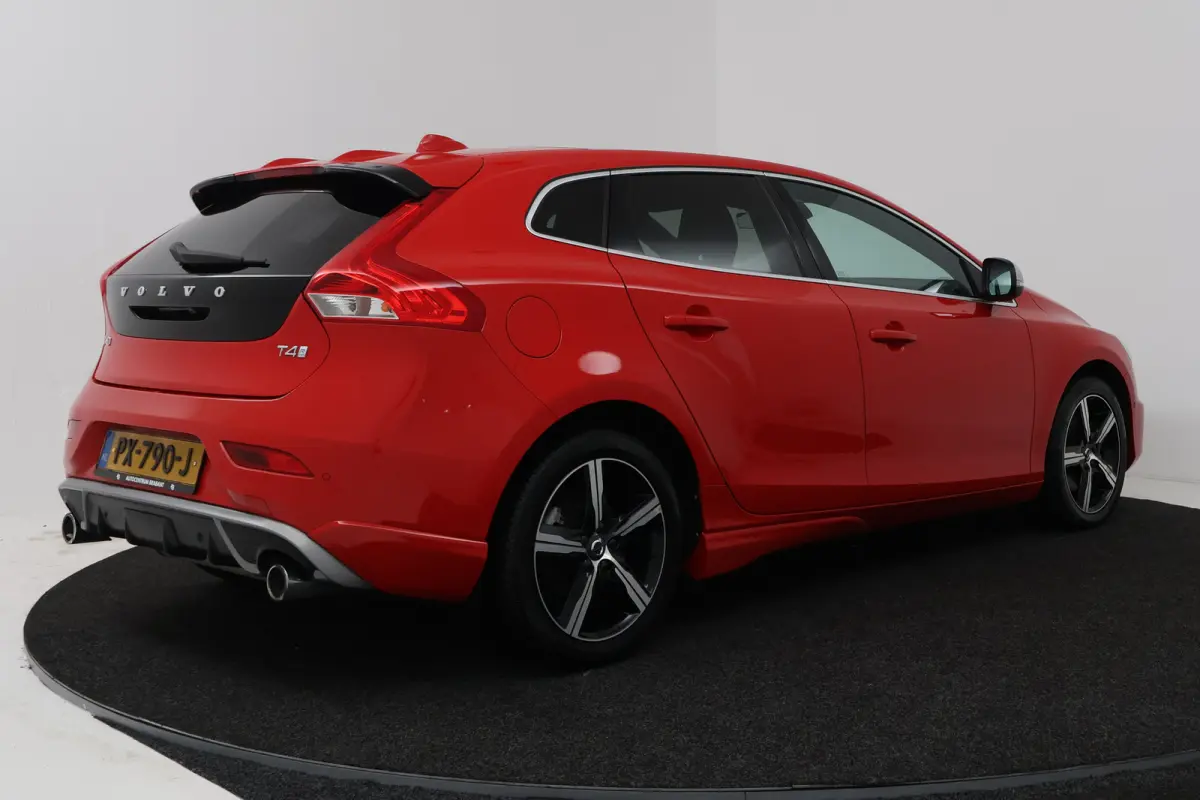2.0 T4 Business Sport (STOELVERWARMING, CRUISE CONTROL, NAVIGATIE, PARKEERSENSOREN)