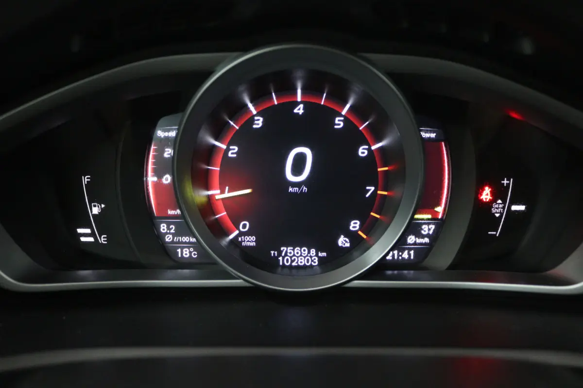 2.0 T4 Business Sport (STOELVERWARMING, CRUISE CONTROL, NAVIGATIE, PARKEERSENSOREN)