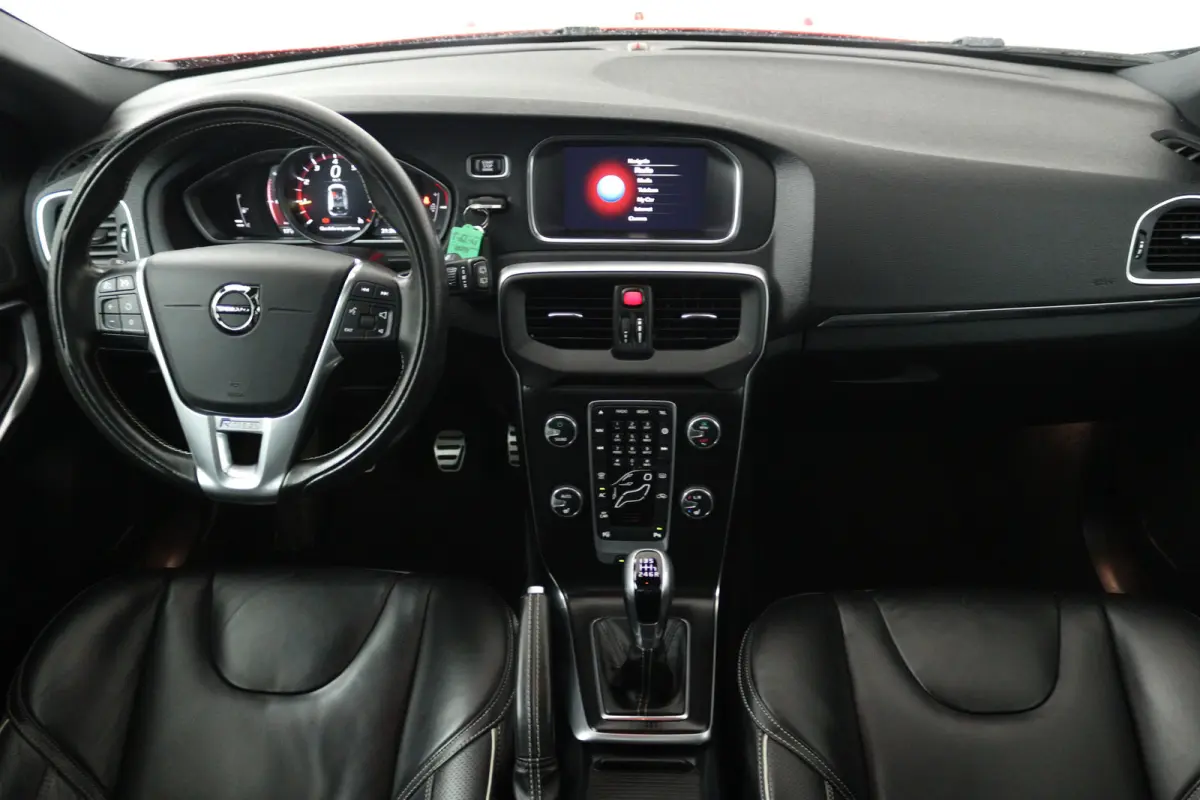 2.0 T4 Business Sport (STOELVERWARMING, CRUISE CONTROL, NAVIGATIE, PARKEERSENSOREN)