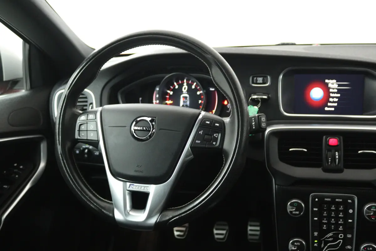 2.0 T4 Business Sport (STOELVERWARMING, CRUISE CONTROL, NAVIGATIE, PARKEERSENSOREN)