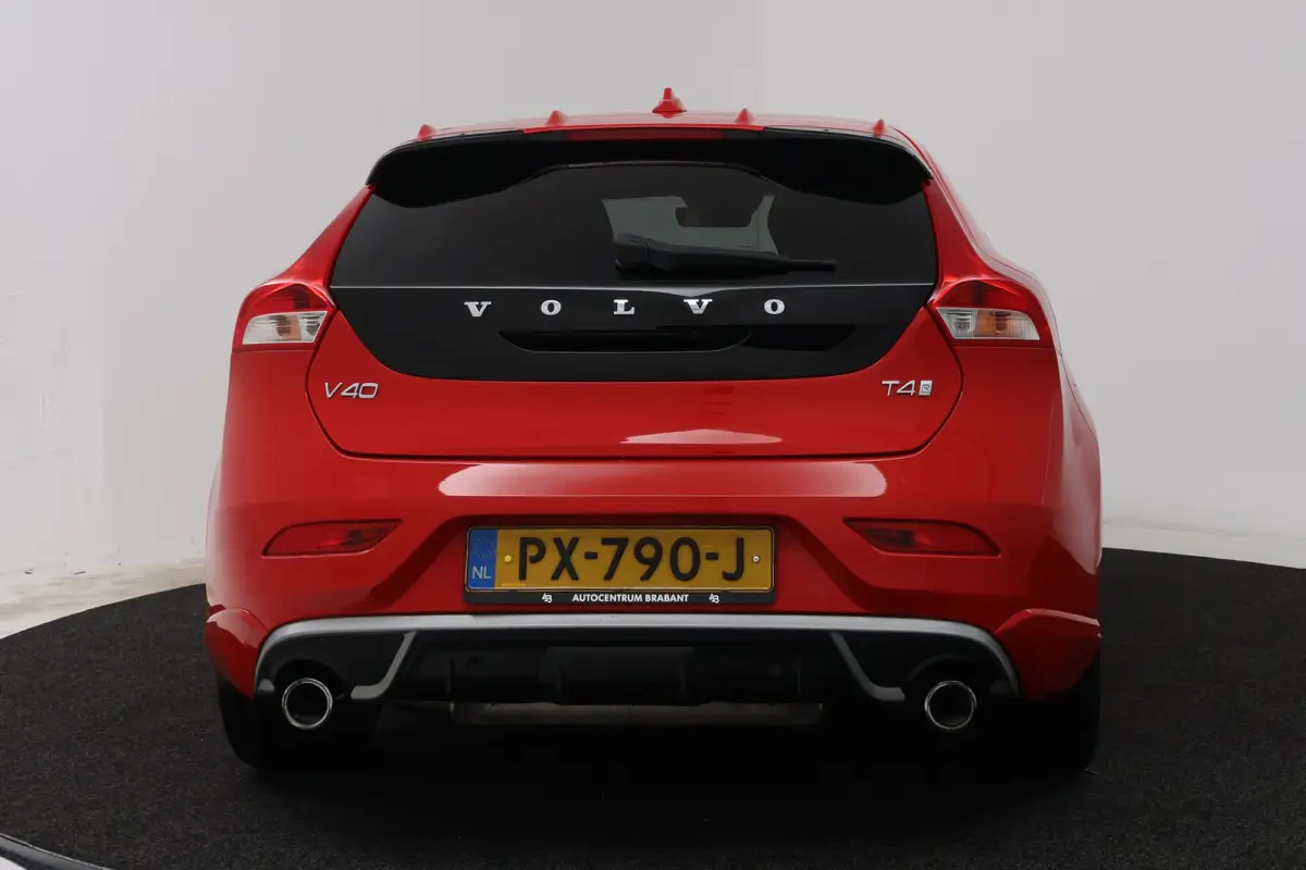 2.0 T4 Business Sport (STOELVERWARMING, CRUISE CONTROL, NAVIGATIE, PARKEERSENSOREN)